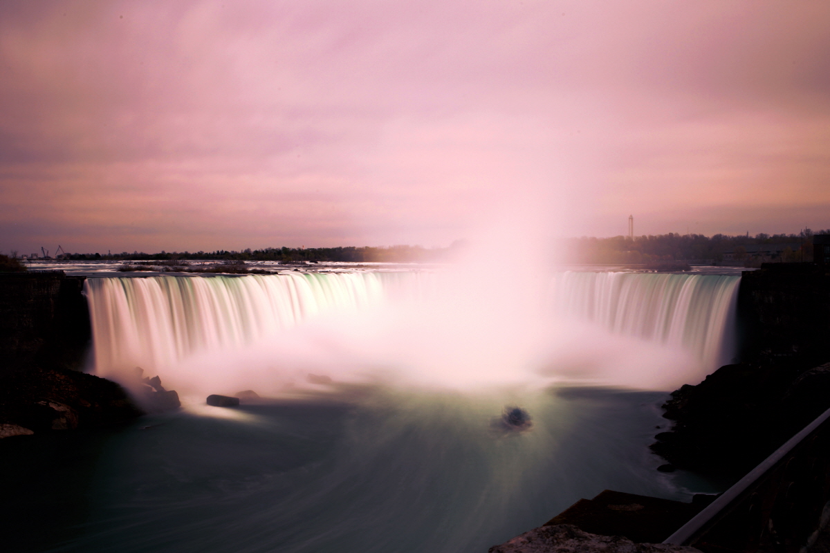 2012.06 Niagara Falls.jpg